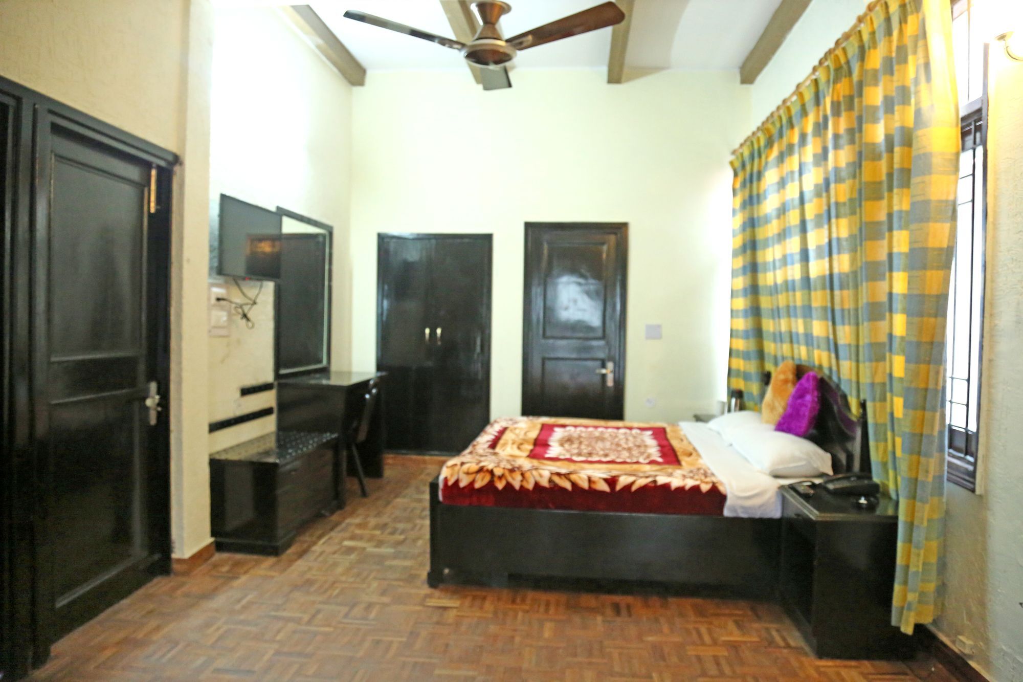 Oyo 5248 Surbee Resorts 穆索里 外观 照片