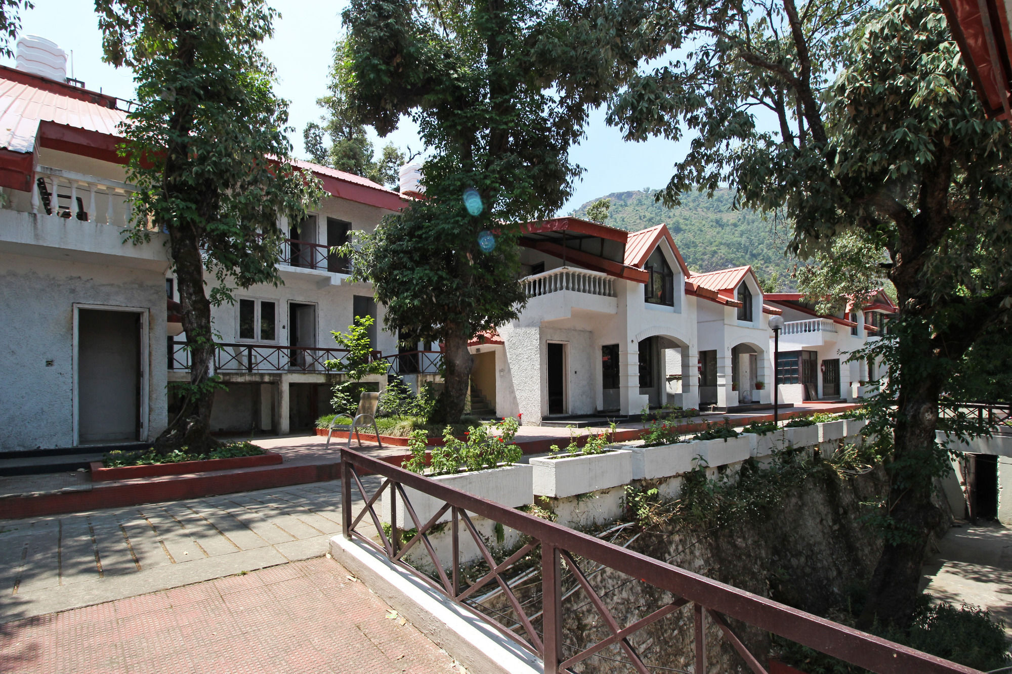 Oyo 5248 Surbee Resorts 穆索里 外观 照片