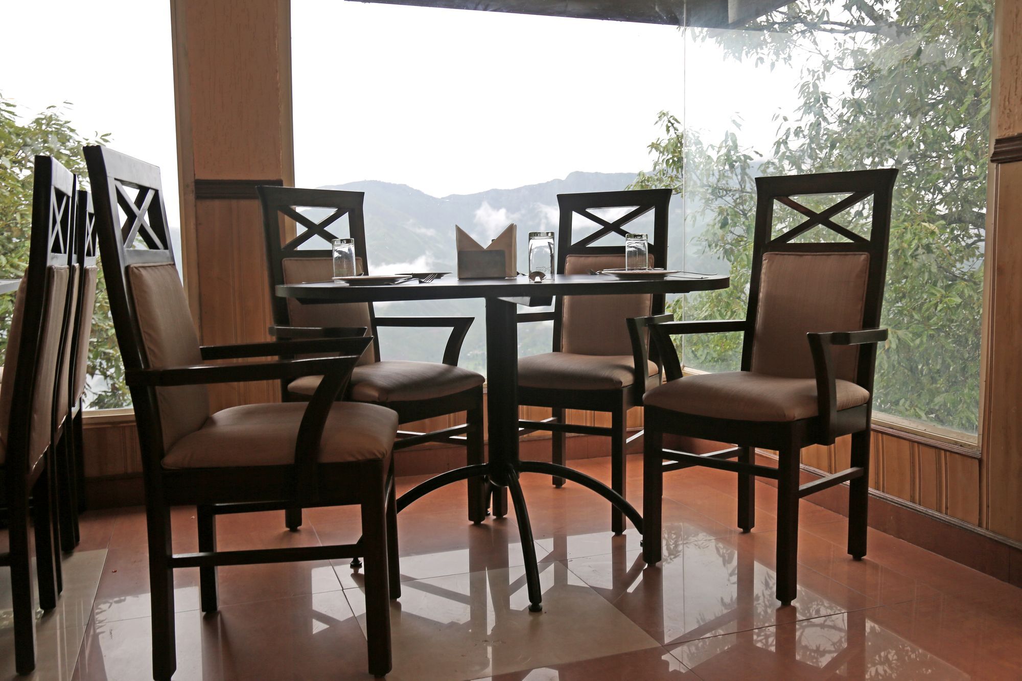 Oyo 5248 Surbee Resorts 穆索里 外观 照片